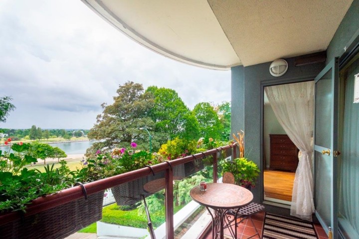 Photo 1 at 304 - 1233 Beach Avenue, West End VW, Vancouver West