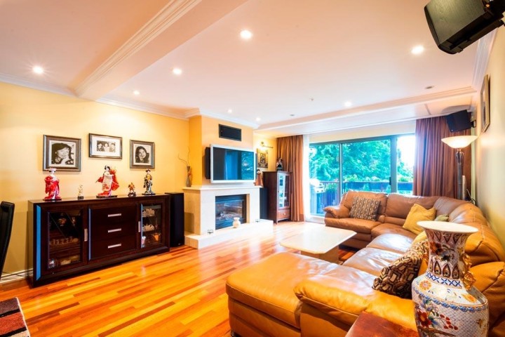 Photo 5 at 304 - 1233 Beach Avenue, West End VW, Vancouver West