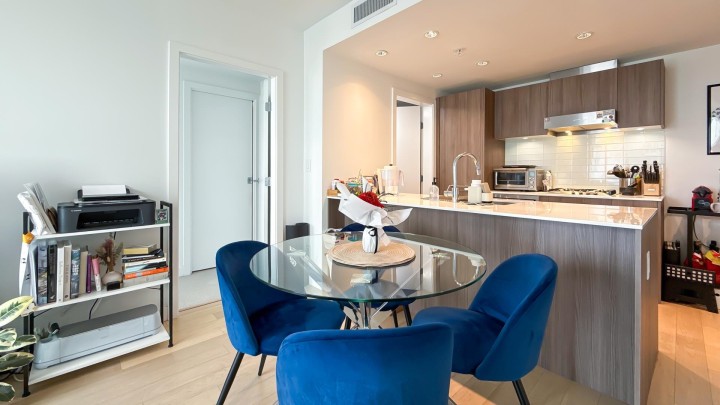 Photo 11 at 1112 - 2220 Kingsway, Victoria VE, Vancouver East