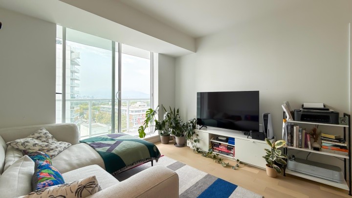 Photo 4 at 1112 - 2220 Kingsway, Victoria VE, Vancouver East