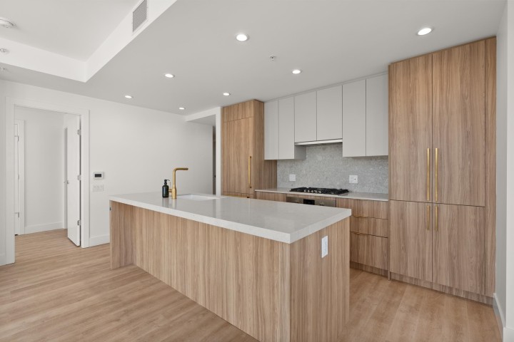 Photo 7 at 306 - 2325 Emery Court, Lynn Valley, North Vancouver