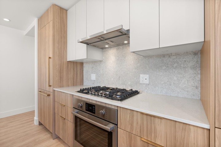 Photo 8 at 306 - 2325 Emery Court, Lynn Valley, North Vancouver