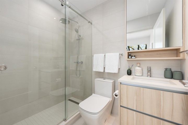 Photo 7 at 885 W 33rd Avenue, Cambie, Vancouver West