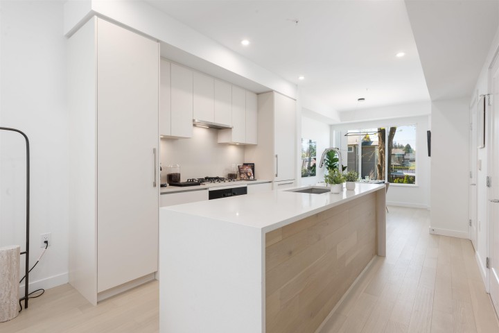 Photo 10 at 885 W 33rd Avenue, Cambie, Vancouver West