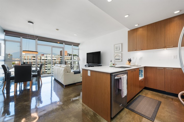 Photo 6 at 903 - 221 Union Street, Strathcona, Vancouver East