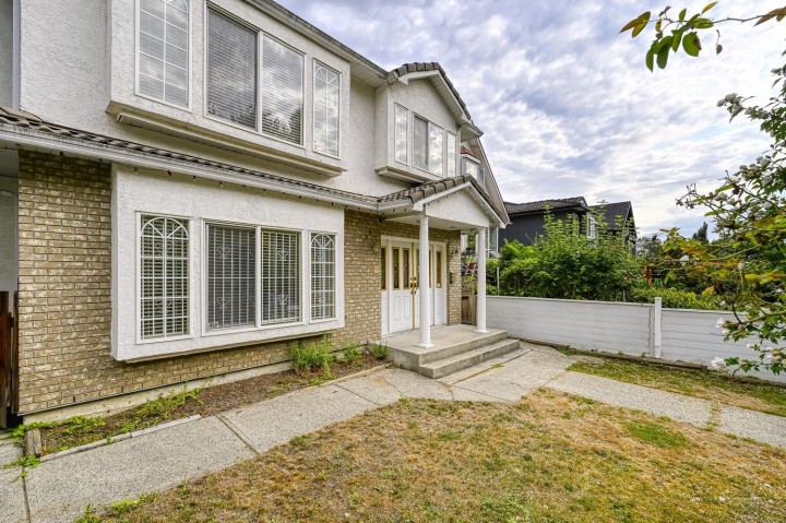 Photo 2 at 3315 Charles Street, Renfrew VE, Vancouver East