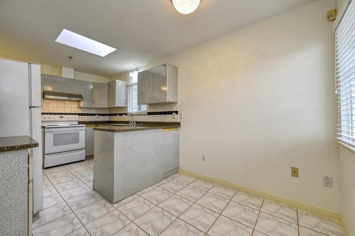 Photo 10 at 3315 Charles Street, Renfrew VE, Vancouver East