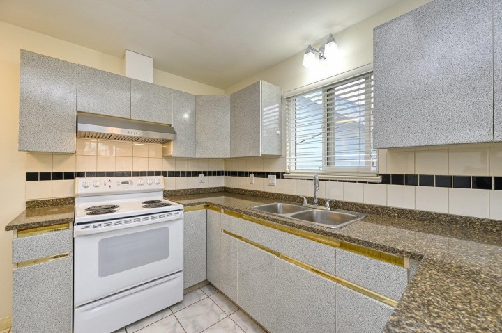 Photo 8 at 3315 Charles Street, Renfrew VE, Vancouver East