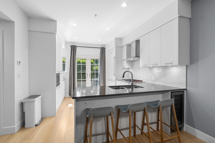 Photo 6 at 6 - 1133 Ridgewood Drive, Edgemont, North Vancouver