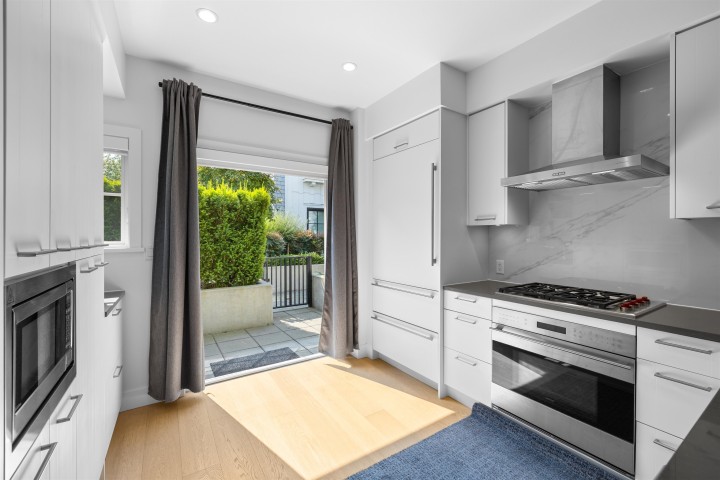 Photo 10 at 6 - 1133 Ridgewood Drive, Edgemont, North Vancouver