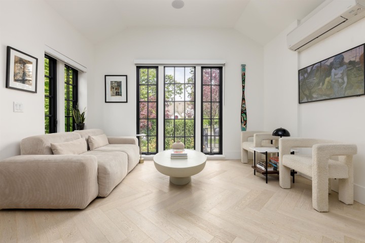 Photo 6 at 2502 W 33rd Avenue, MacKenzie Heights, Vancouver West