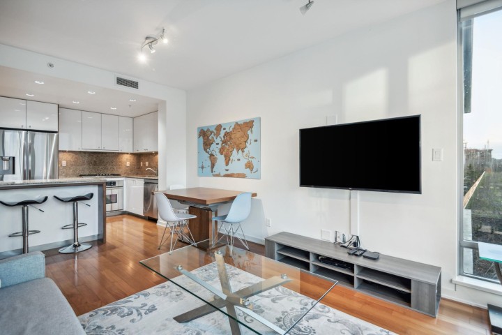 Photo 9 at 605 - 1005 Beach Avenue, West End VW, Vancouver West