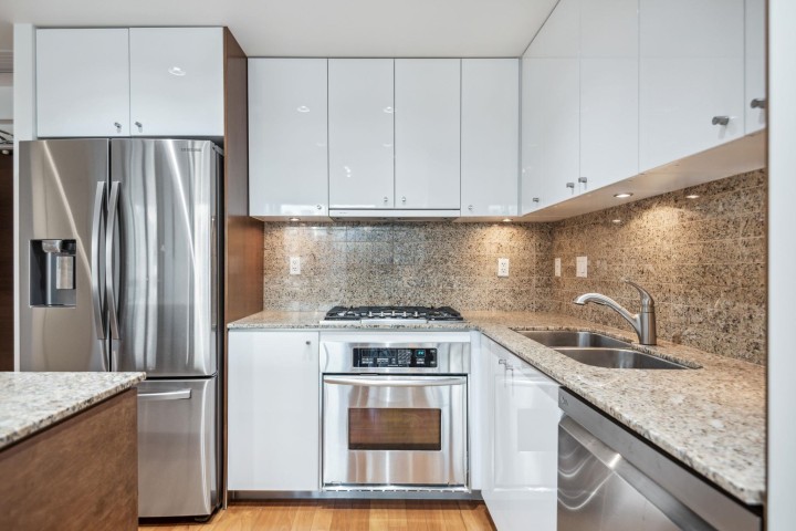 Photo 4 at 605 - 1005 Beach Avenue, West End VW, Vancouver West