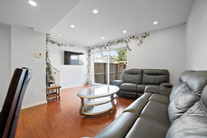 Photo 5 at 2 - 3558 E 49th Avenue, Killarney VE, Vancouver East