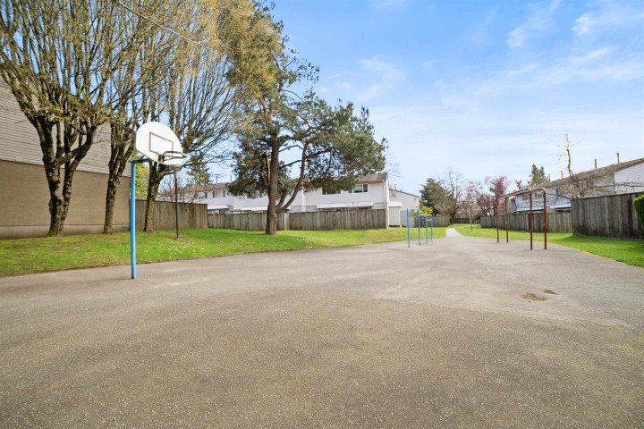 Photo 21 at 2 - 3558 E 49th Avenue, Killarney VE, Vancouver East