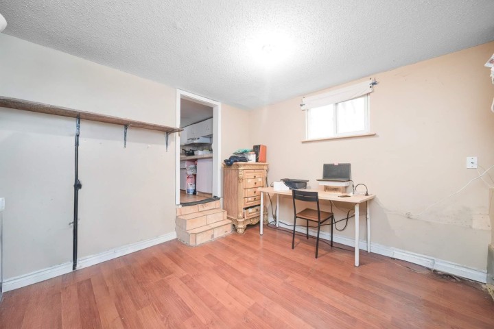 Photo 6 at 4940 Killarney Street, Collingwood VE, Vancouver East