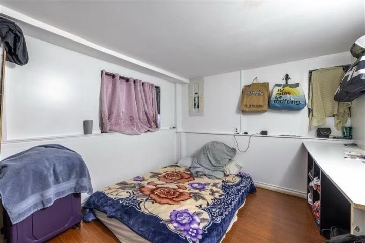 Photo 12 at 4940 Killarney Street, Collingwood VE, Vancouver East