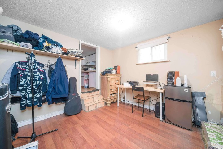 Photo 9 at 4940 Killarney Street, Collingwood VE, Vancouver East