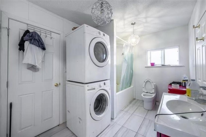 Photo 19 at 4940 Killarney Street, Collingwood VE, Vancouver East