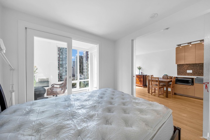 Photo 6 at 1002 - 565 Smithe Street, Downtown VW, Vancouver West