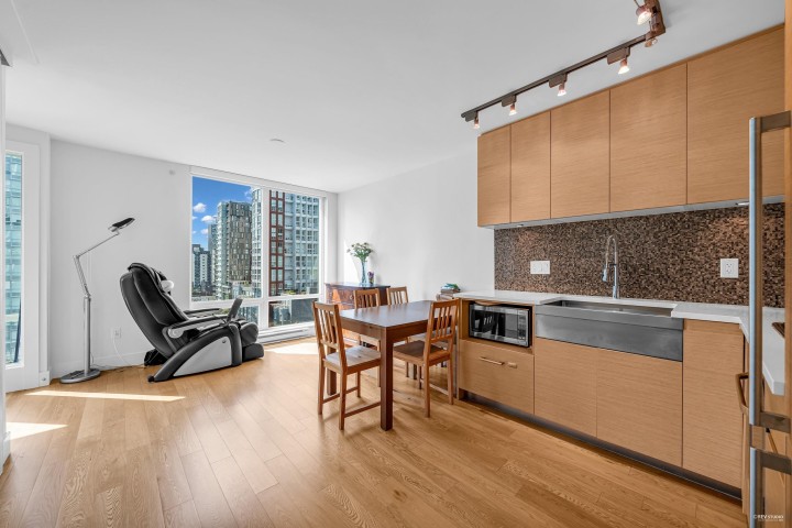 Photo 1 at 1002 - 565 Smithe Street, Downtown VW, Vancouver West