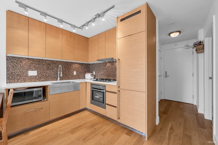 Photo 5 at 1002 - 565 Smithe Street, Downtown VW, Vancouver West