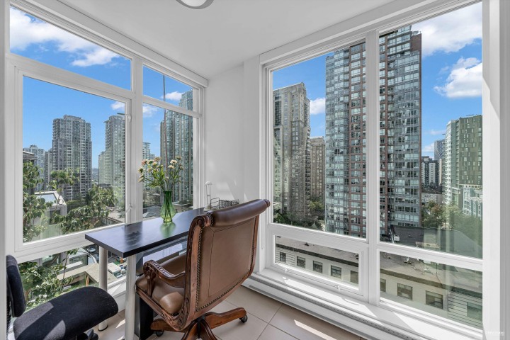 Photo 9 at 1002 - 565 Smithe Street, Downtown VW, Vancouver West