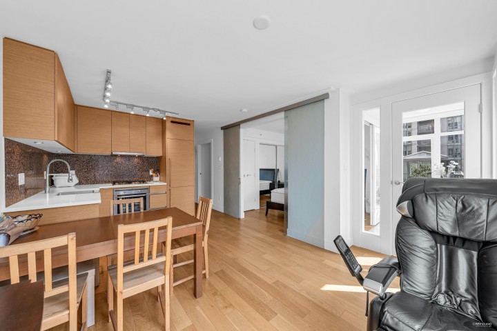 Photo 14 at 1002 - 565 Smithe Street, Downtown VW, Vancouver West