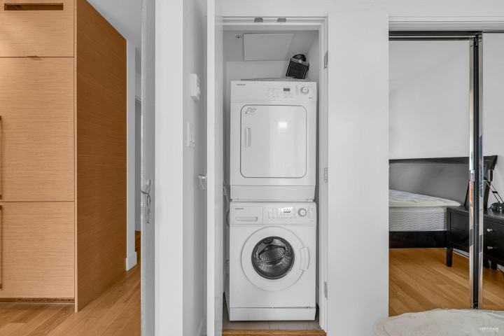 Photo 11 at 1002 - 565 Smithe Street, Downtown VW, Vancouver West