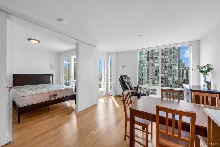 Photo 4 at 1002 - 565 Smithe Street, Downtown VW, Vancouver West