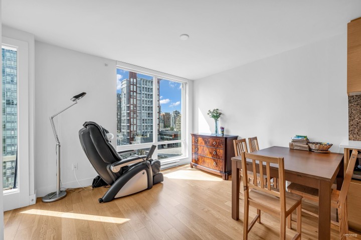 Photo 8 at 1002 - 565 Smithe Street, Downtown VW, Vancouver West