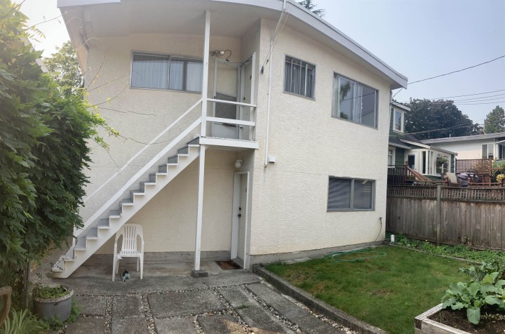 Photo 2 at 3527 W King Edward Avenue, Dunbar, Vancouver West