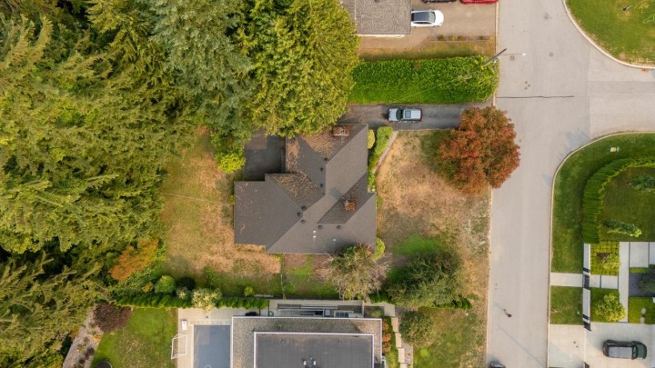 Photo 2 at 4275 Lions Avenue, Forest Hills NV, North Vancouver