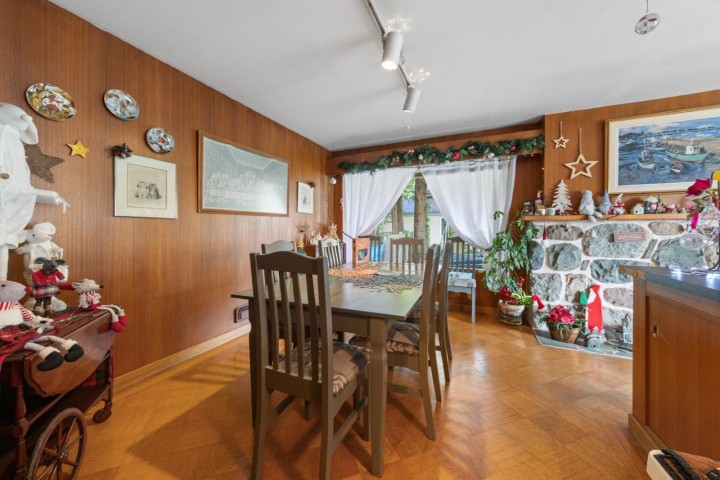 Photo 6 at 4275 Lions Avenue, Forest Hills NV, North Vancouver