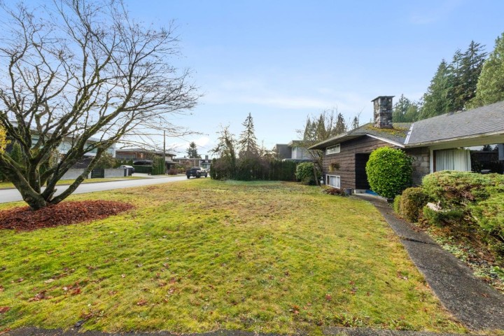 Photo 12 at 4275 Lions Avenue, Forest Hills NV, North Vancouver