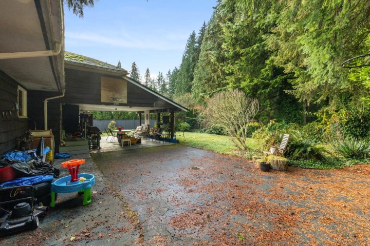 Photo 10 at 4275 Lions Avenue, Forest Hills NV, North Vancouver