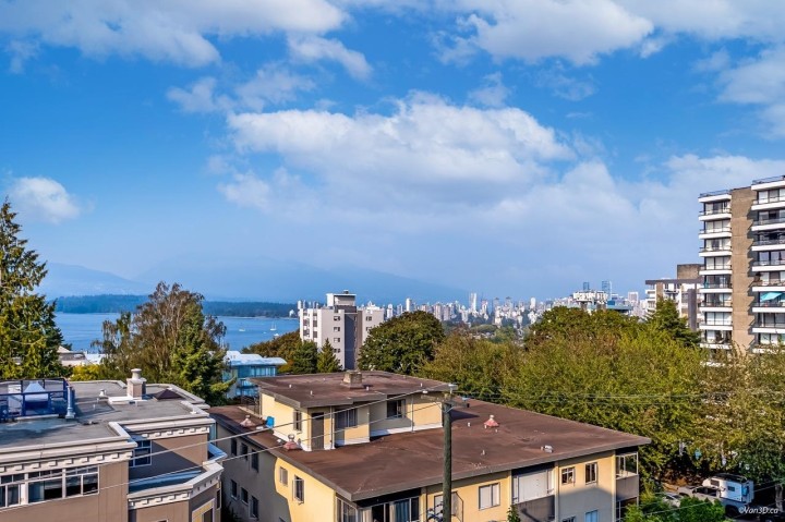 Photo 2 at 602 - 2445 W 3rd Avenue, Kitsilano, Vancouver West