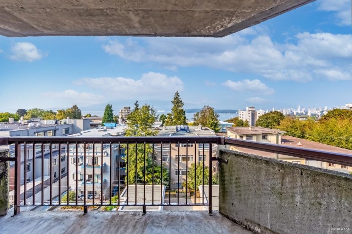 Photo 3 at 602 - 2445 W 3rd Avenue, Kitsilano, Vancouver West