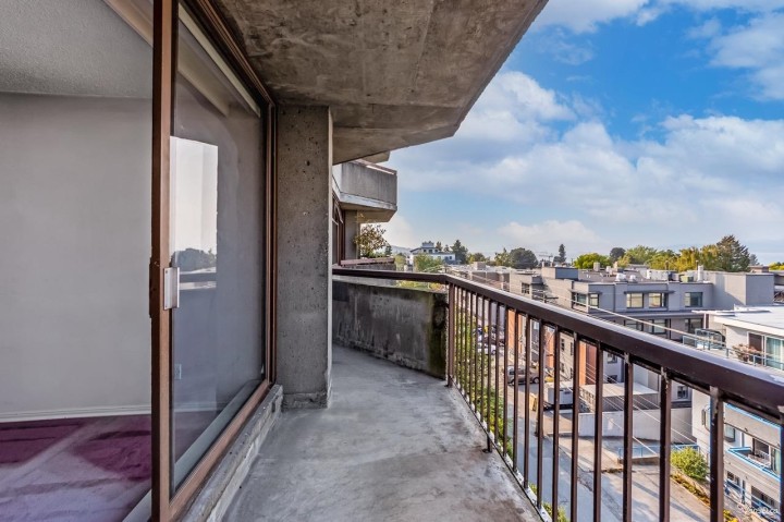 Photo 4 at 602 - 2445 W 3rd Avenue, Kitsilano, Vancouver West