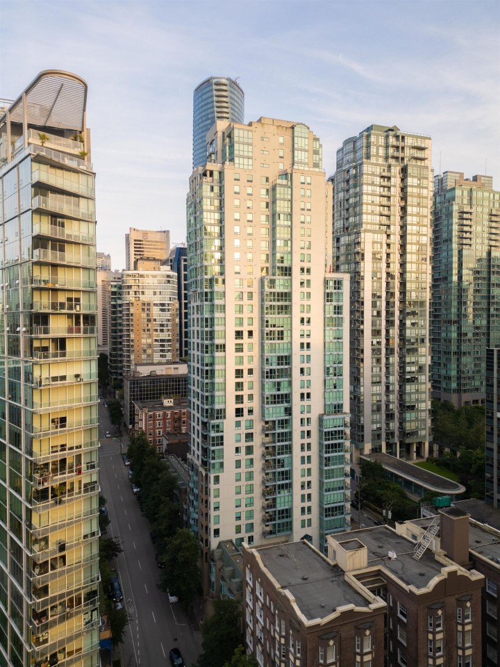 Photo 17 at 806 - 1238 Melville Street, Coal Harbour, Vancouver West