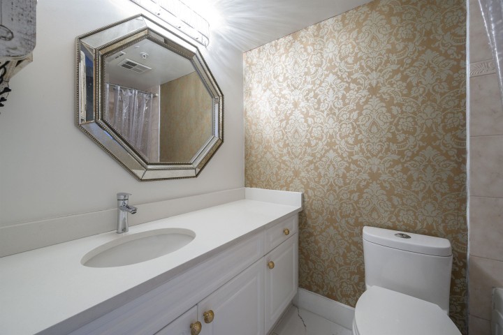 Photo 16 at 806 - 1238 Melville Street, Coal Harbour, Vancouver West