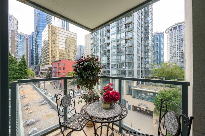 Photo 7 at 806 - 1238 Melville Street, Coal Harbour, Vancouver West