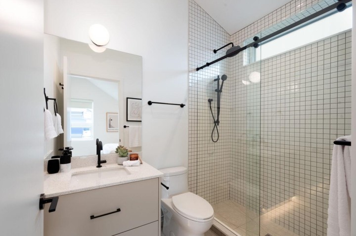 Photo 23 at 122 E 17th Avenue, Main, Vancouver East