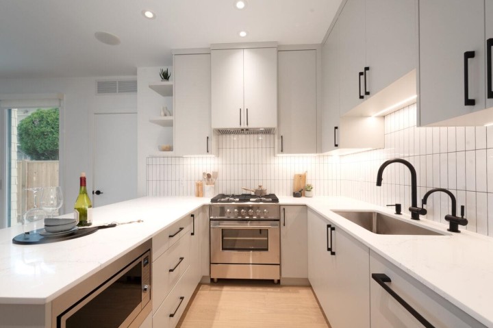 Photo 17 at 122 E 17th Avenue, Main, Vancouver East