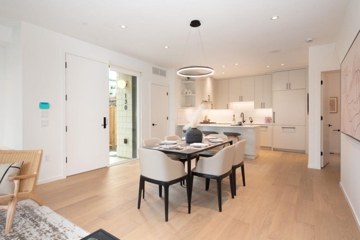 Photo 12 at 122 E 17th Avenue, Main, Vancouver East