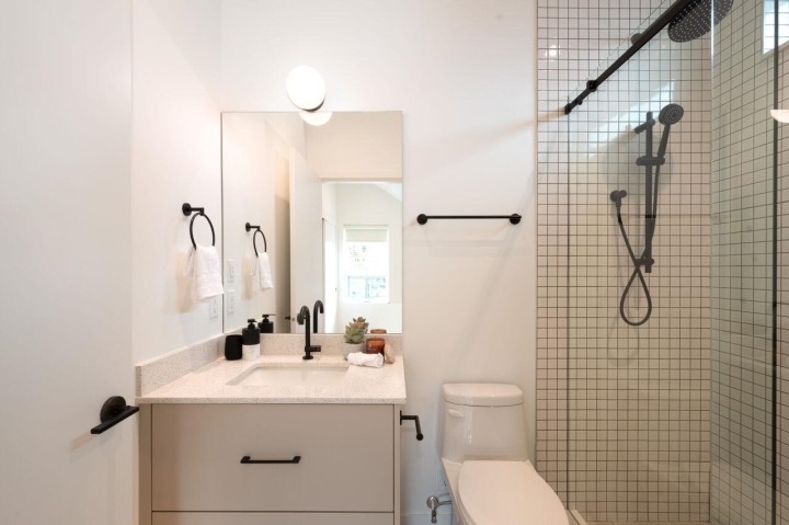 Photo 22 at 122 E 17th Avenue, Main, Vancouver East