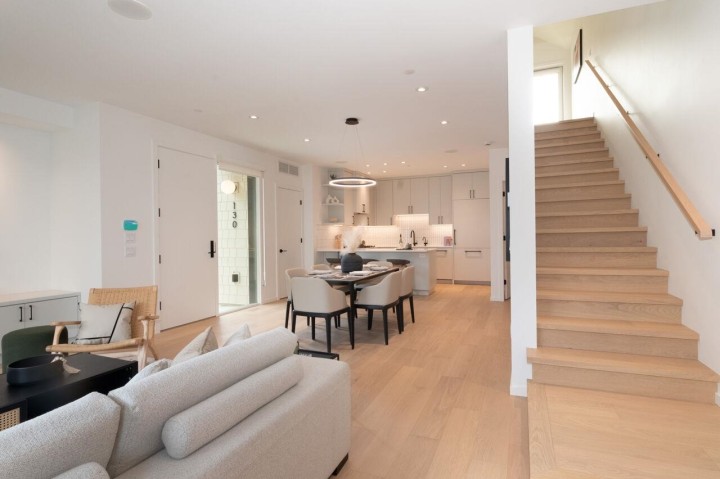 Photo 7 at 122 E 17th Avenue, Main, Vancouver East