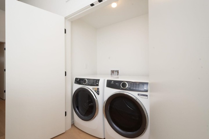 Photo 32 at 122 E 17th Avenue, Main, Vancouver East