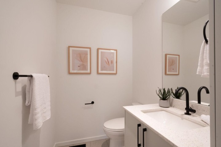 Photo 18 at 122 E 17th Avenue, Main, Vancouver East