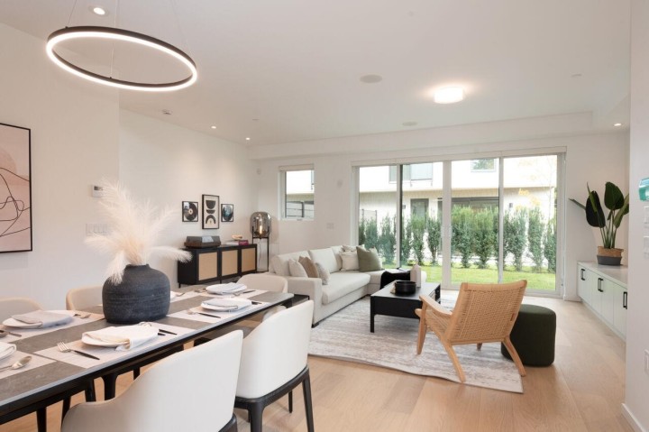 Photo 4 at 122 E 17th Avenue, Main, Vancouver East